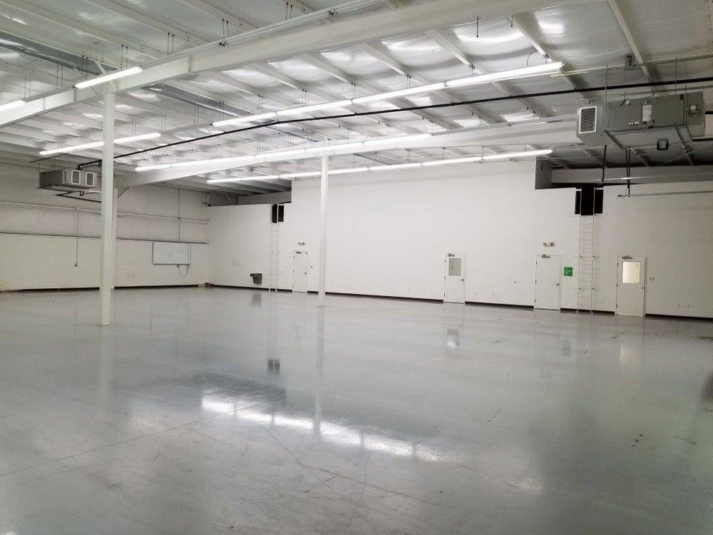 East Tampa / Brandon Warehouse w/ HVAC for Lease: 10350 Fisher Ave, Tampa, FL 33619